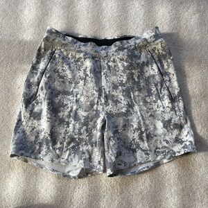Lululemon Balancer Short 6” – Black/White Camo, M | Like New